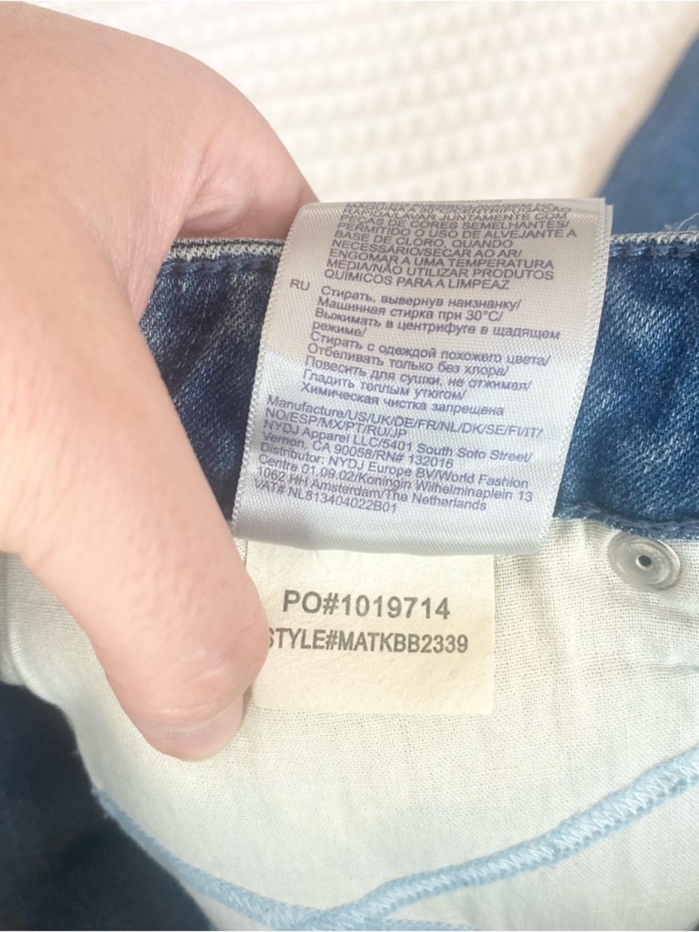 NYDJ Bootcut Jeans in Medium Blue Wash size 2 NWT - Picture 5 of 8